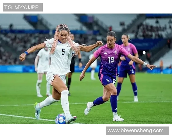 足球明星与美女的完美结合壁纸精选让你心动不已 足球明星与美女的完美结合壁纸精选让你心动不已